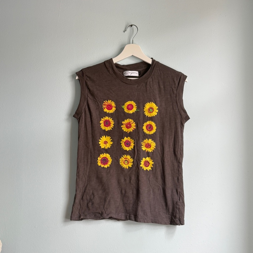 Sunflower sleeveless tee